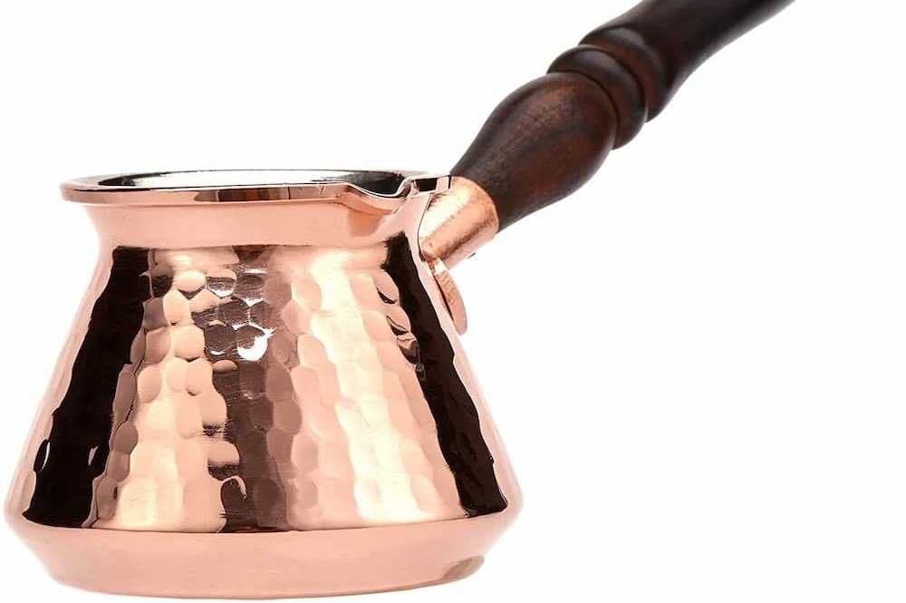 قهوه جوش مسی عربی با فرم سنتی و ظاهر اصیل برای تهیه قهوه
